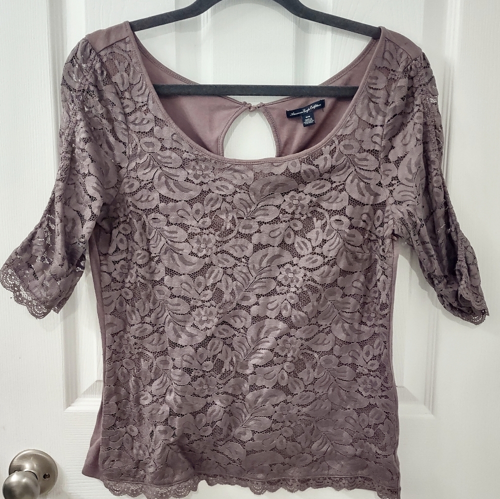 American Eagle Blush Floral Lace Top in Dusty Violet Size M